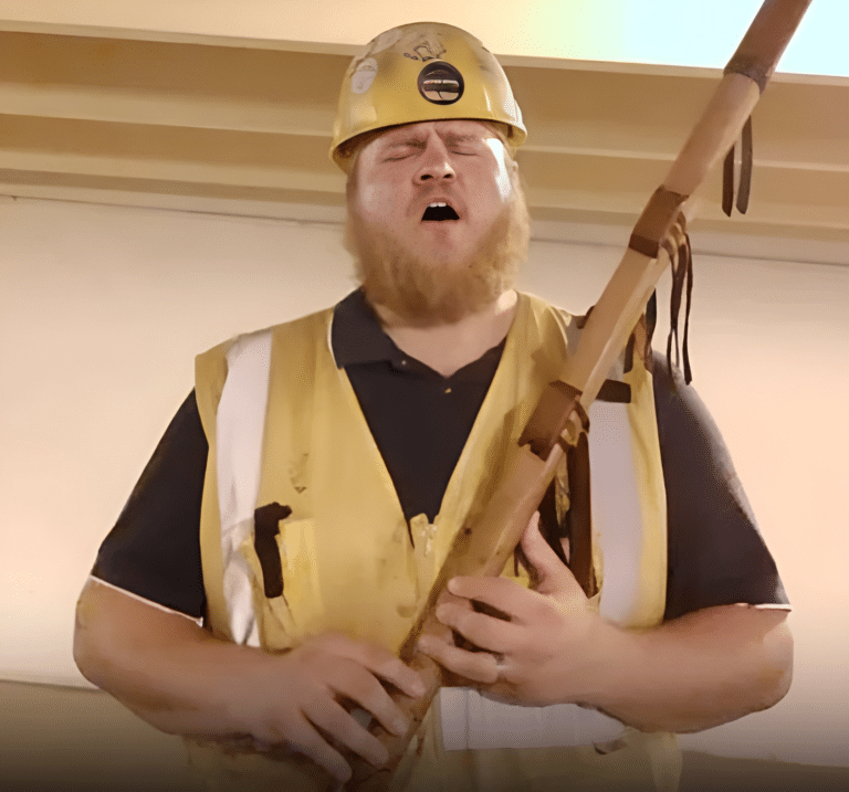 Ironworker Created Magical “Lord Of The Rings” Melody On Huge Flute During Break