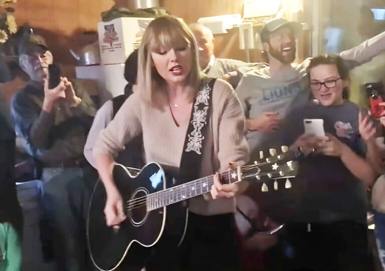 Taylor Swift Brought A Christmas Miracle To A 96-Year-Old WWII Veteran