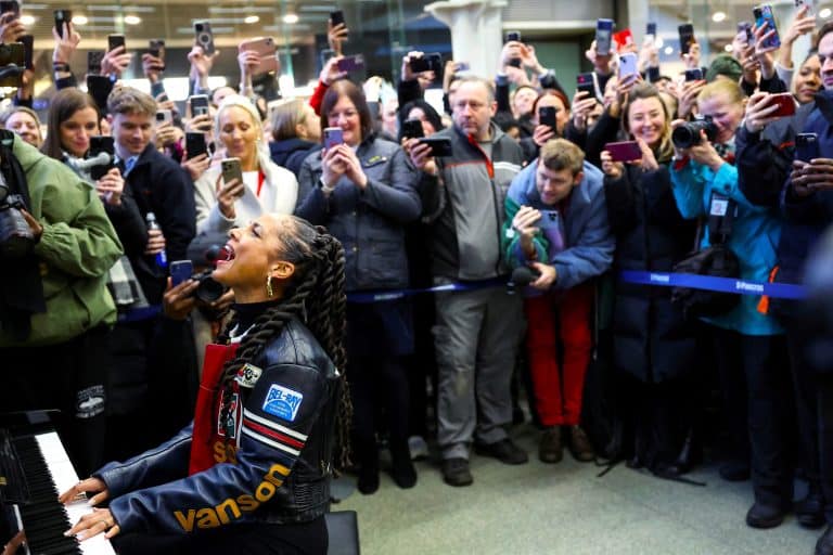 Alicia Keys Caught Everyone Off Guard Busking In London, Playing Her Best Tunes And One New Song