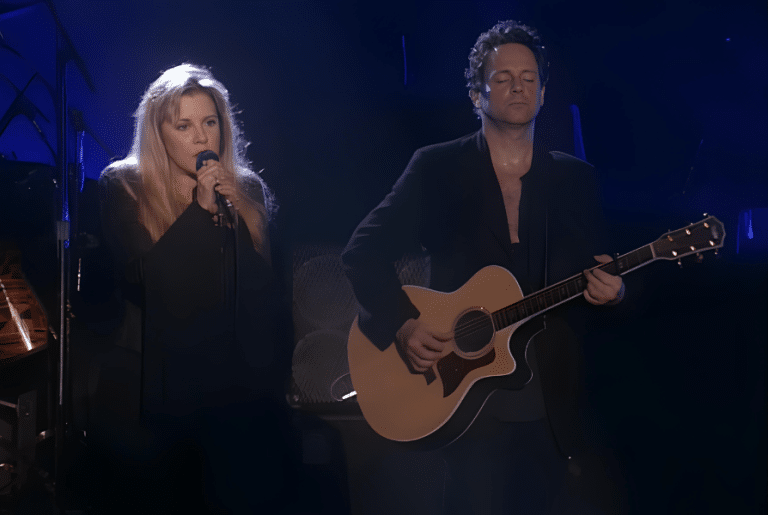 Fleetwood Mac’s “Landslide” Performance Captures More Heartbreak As Time Passes