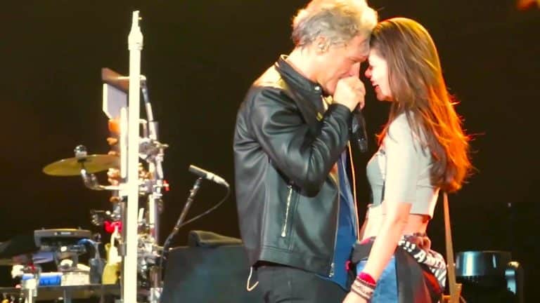 This Lucky Fan Got To Dance With Jon Bon Jovi On Stage For 3 Minutes Straight – And Everyone Loves It