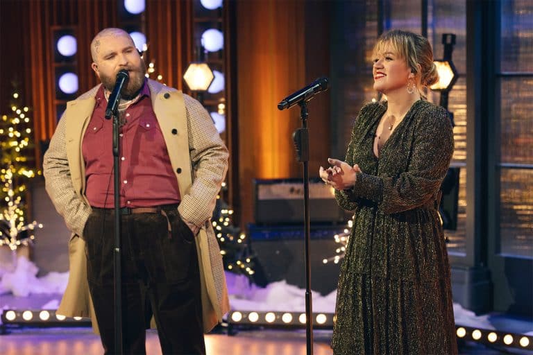 Watch As Kelly Clarkson And Teddy Swims Deliver One Of The Best Duets Ever On Air