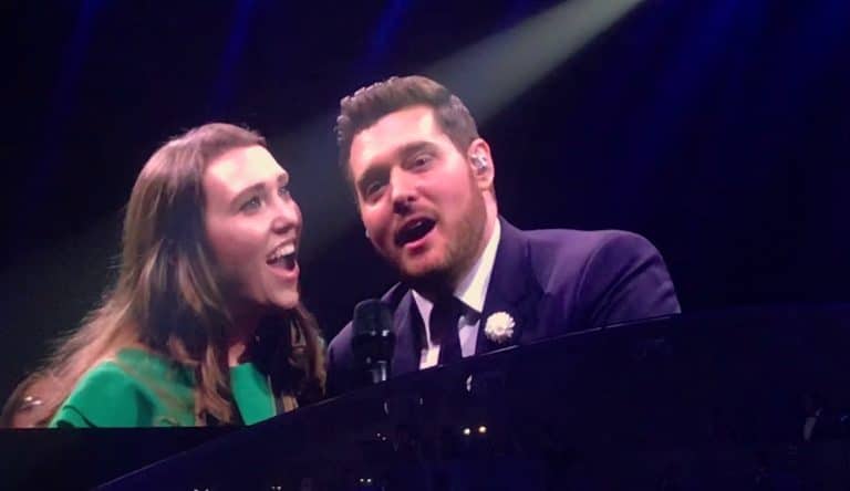 Michael Bublé’s Delightful Duet With Fan On Stage Will Surely Melt Your Heart