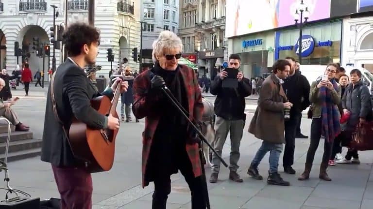 Once-In-A-Lifetime Moment When Rod Stewart Appears Out Of Nowhere To Sing With A Street Singer