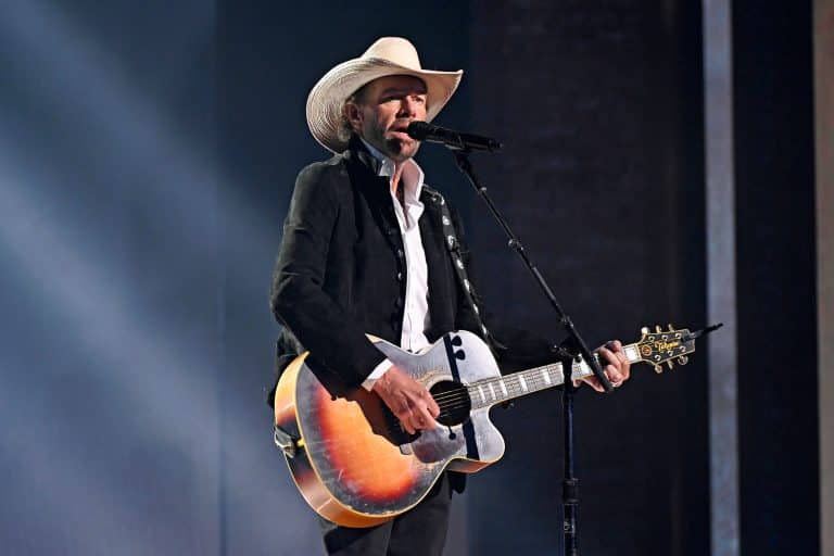 Get Your Tissues Ready, For This Toby Keith’s Final TV Performance Will Break Your Heart