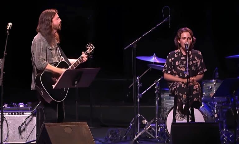 This Dave Grohl’s Heartfelt Performance With His Daughters Proves That Musical Talent Runs In Their Family