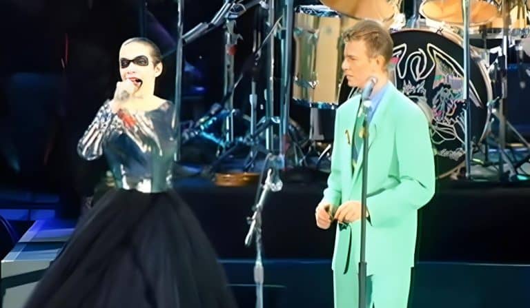 David Bowie And Annie Lennox Shone In “Under Pressure” Duet