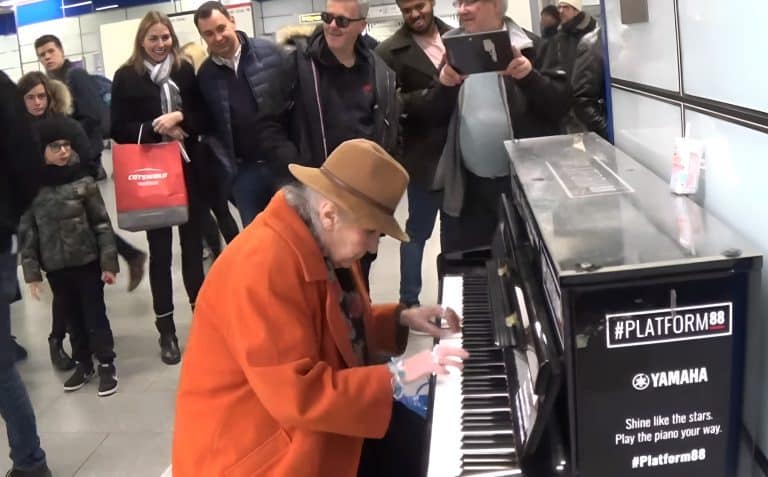 This Old Lady’s Jaw-Dropping Piano Skills Gets Even Doctor K On His Feet