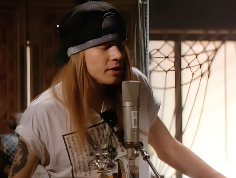 Enjoy Guns N’ Roses’ Enchanting Rendition Of “Patience”