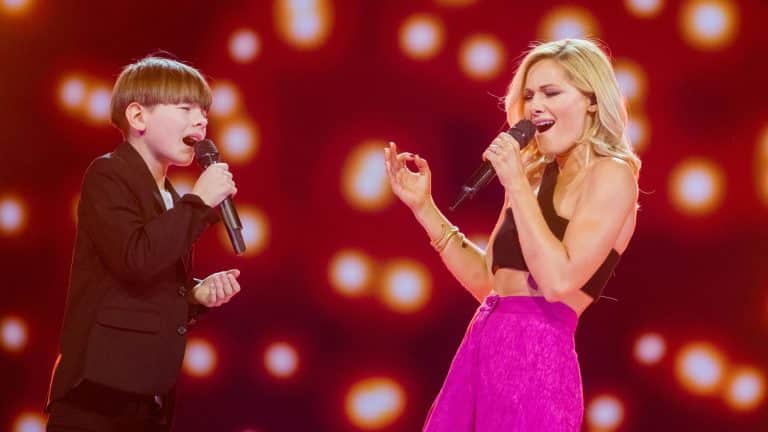 Helene Fischer Melts Everyone’s Heart Singing “Alll Of Me” With A Bullied Teenager