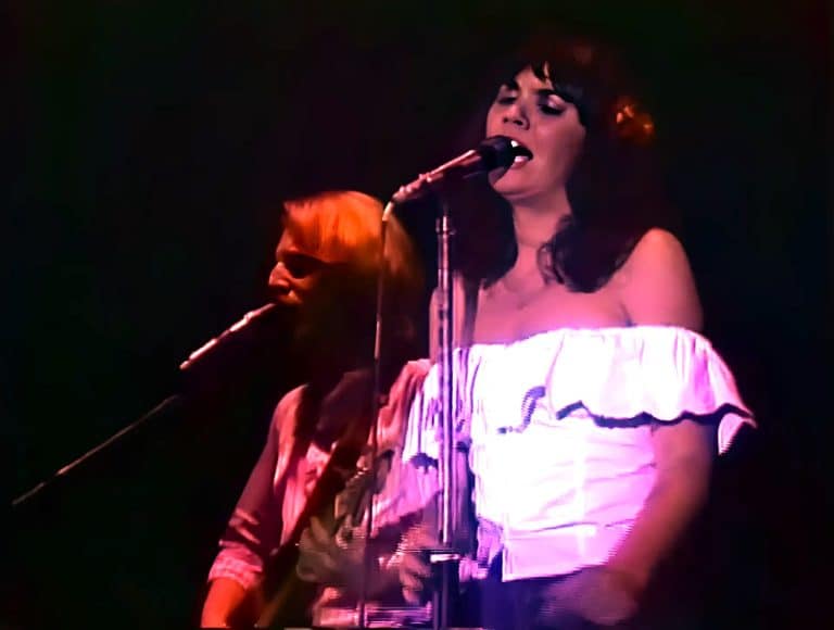 How Linda Ronstadt Successfully Transformed “When Will I Be Loved” Into A Country-Rock Masterpiece