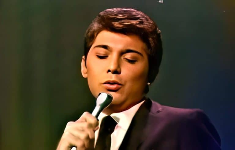 Paul Anka Sends The Audience Into Ectasy Singing His Best Songs On The Ed Sullivan Show