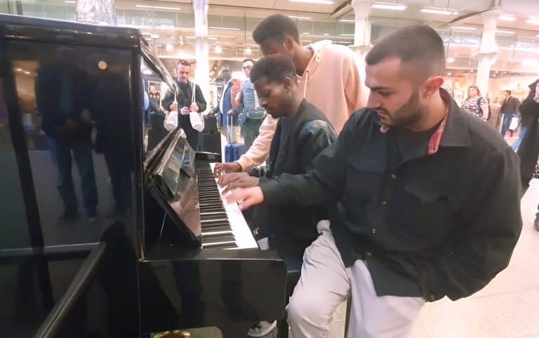 Three Talented Musicians Join Hands On Elton John’s Piano To Create The Best Train Station Performance Ever