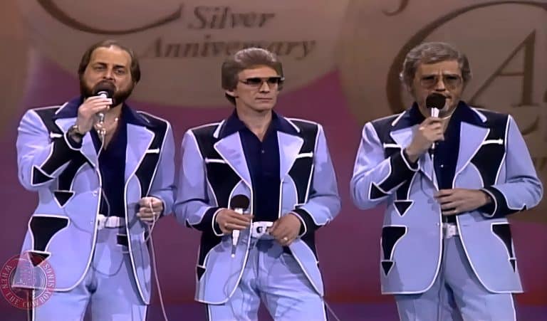 The Statler Brothers Paid Beautiful Homage To Johnny Cash, Singing “We Got Paid By Cash” On Stage