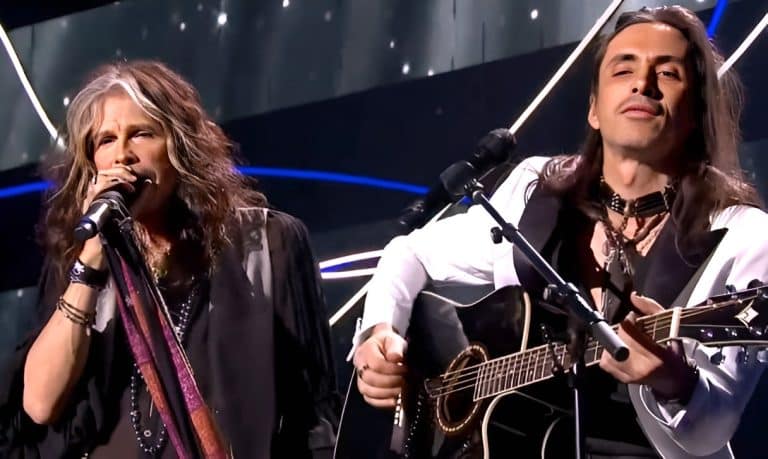 Steven Tyler And Nuno Bettencourt Join Their Voices To Sing “More Than Words” And “Livin’ On The Edge”