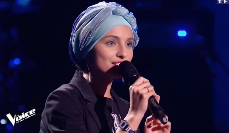 The 22-Year-Old’s Spellbinding “Hallelujah” Cover Leaves The Voice Judges Speechless