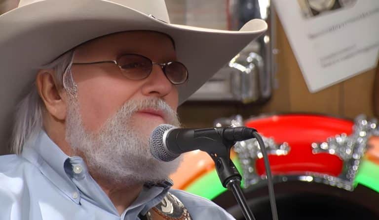 Fans Fall In Love With Charlie Daniels’ Captivating “Amazing Grace” Cover