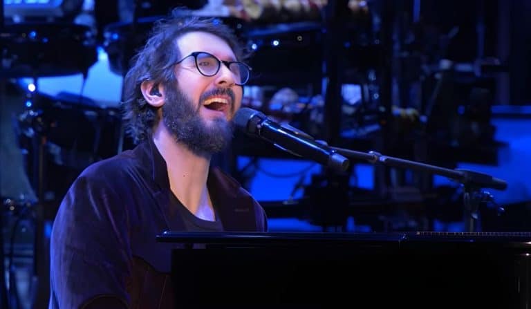 The Audience Was Enchanted By Josh Groban’s Live Cover of “Bridge Over Troubled Water”