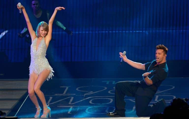 Taylor Swift And Ricky Martin Teamed Up In A Powerful Rendition Of “Livin’ la Vida Loca”