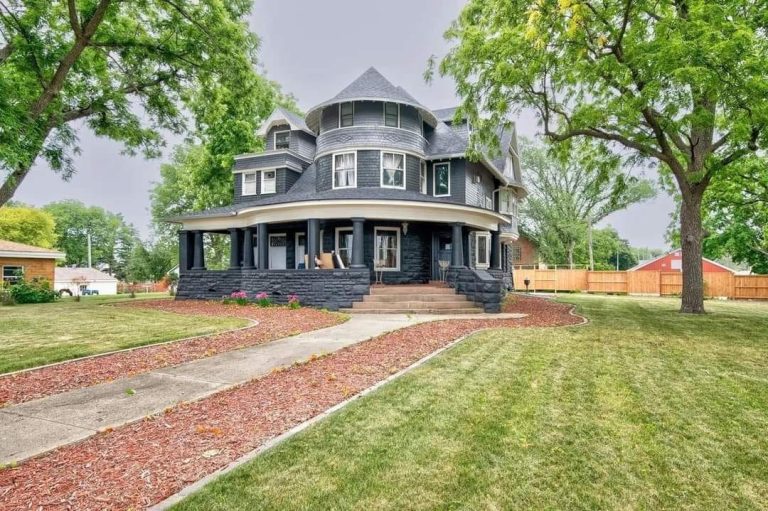 This 1906 Victorian ‘Brownstone’ In Estherville Iowa Is Waiting For You To Make It Your Own