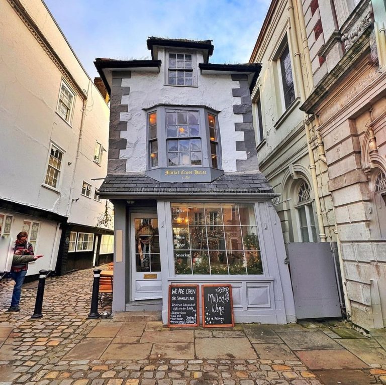 The Crooked House Of Windsor – The Oldest Teahouse In All Of England