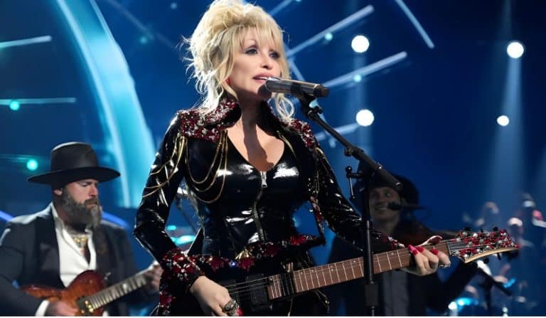 Dolly Parton Sang Her Hit “Jolene” With A Stacked Lineup Of Stars