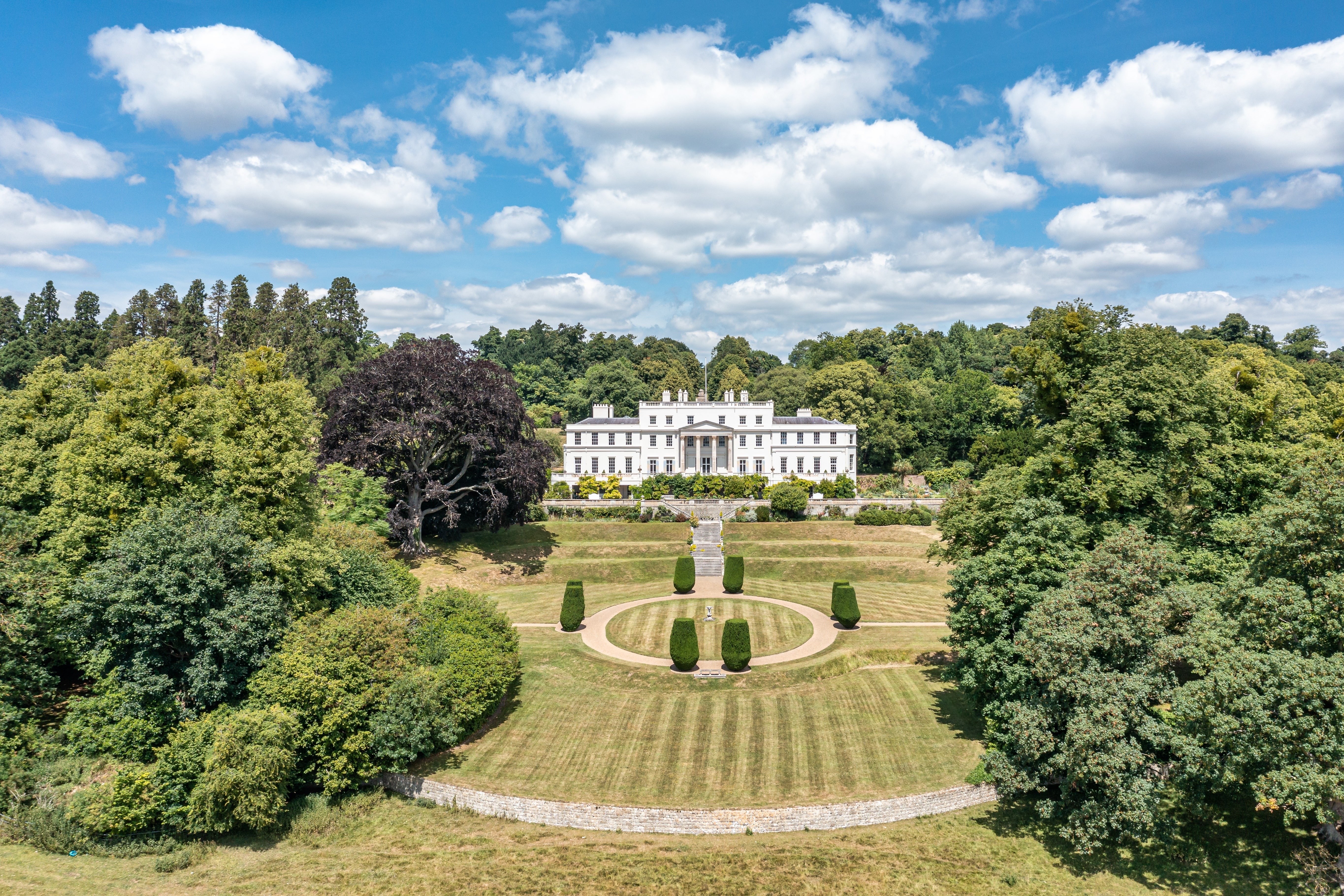 THE MAGNIFICENT LINTON PARK, ON THE MARKET FOR £32 MILLION