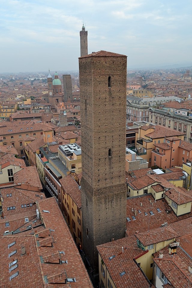 The Azzoguidi Tower