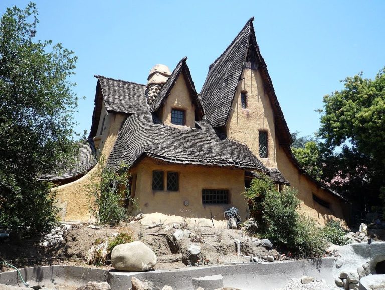 What’s Inside The Witch’s House Of Beverly Hills? These Photos Will Leave You Spellbound!