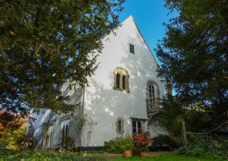 The Manor House In Hemingford Grey: Home Of ‘Beautiful Gunning Sisters’, Maria and Elizabeth