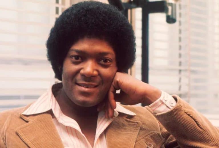 Dobie Gray’s “Drift Away” Never Fails To Move Us