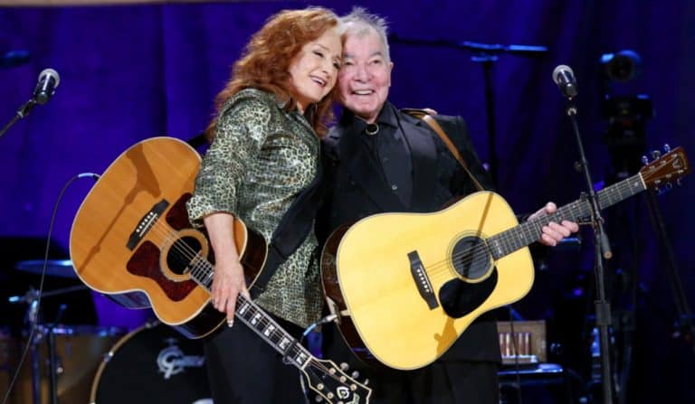 Unforgettable Duet As John Prine And Bonnie Raitt Sing “Angel From Montgomery” Beautifully