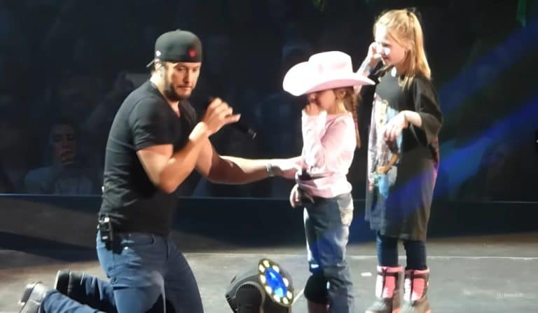 Touching Moment As Luke Bryan Shares The Stage With Two Little Fans