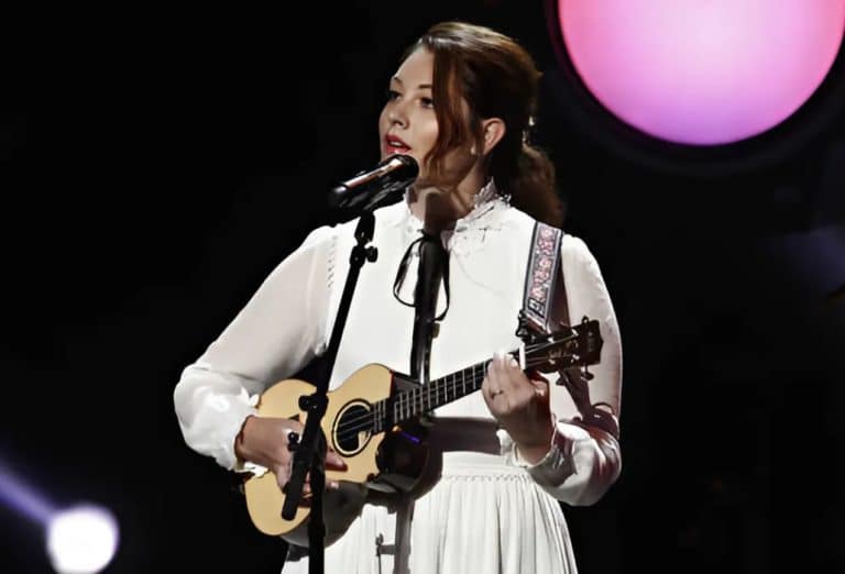 Mandy Harvey, Deaf But Incredible, Shined With Her Voice On AGT