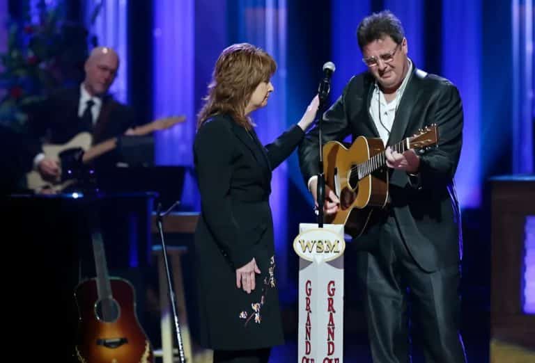 Vince Gill Couldn’t Hold Back Tears Singing “Go Rest High On That Mountain” For George Jones