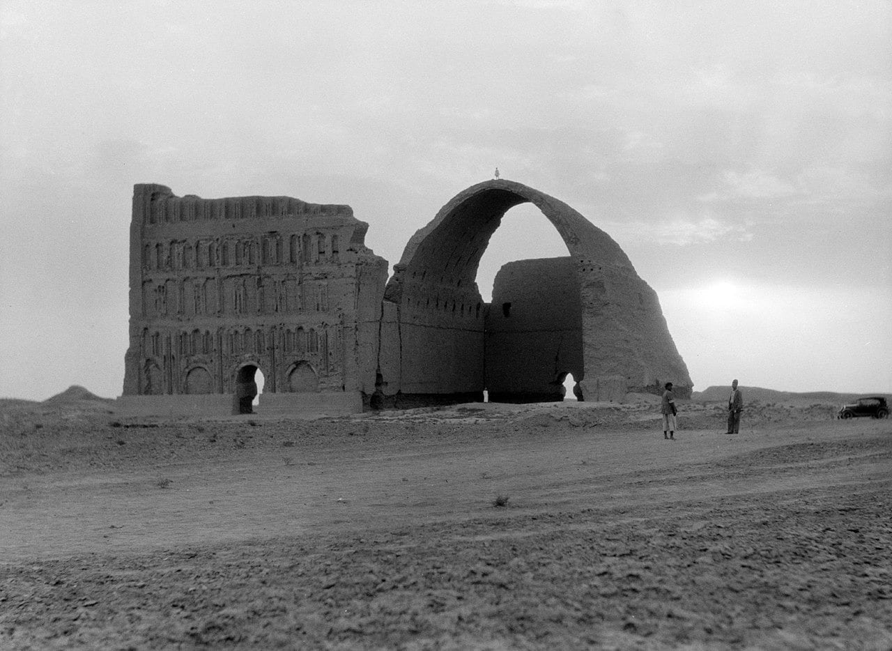 Remains of the Kasra arch in Ctesiphon in 1932