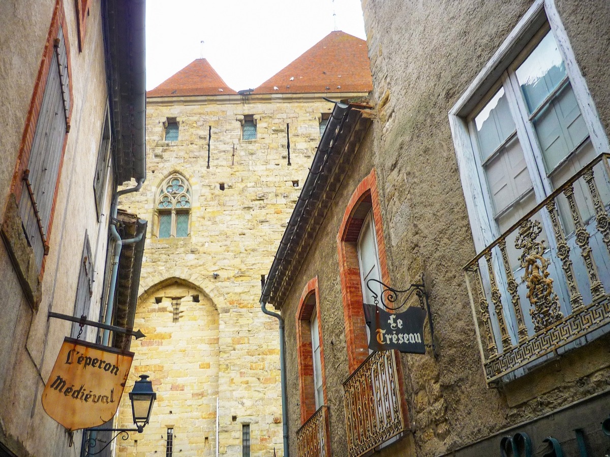 An old street of the Cité: Rue Cros-Mayreille