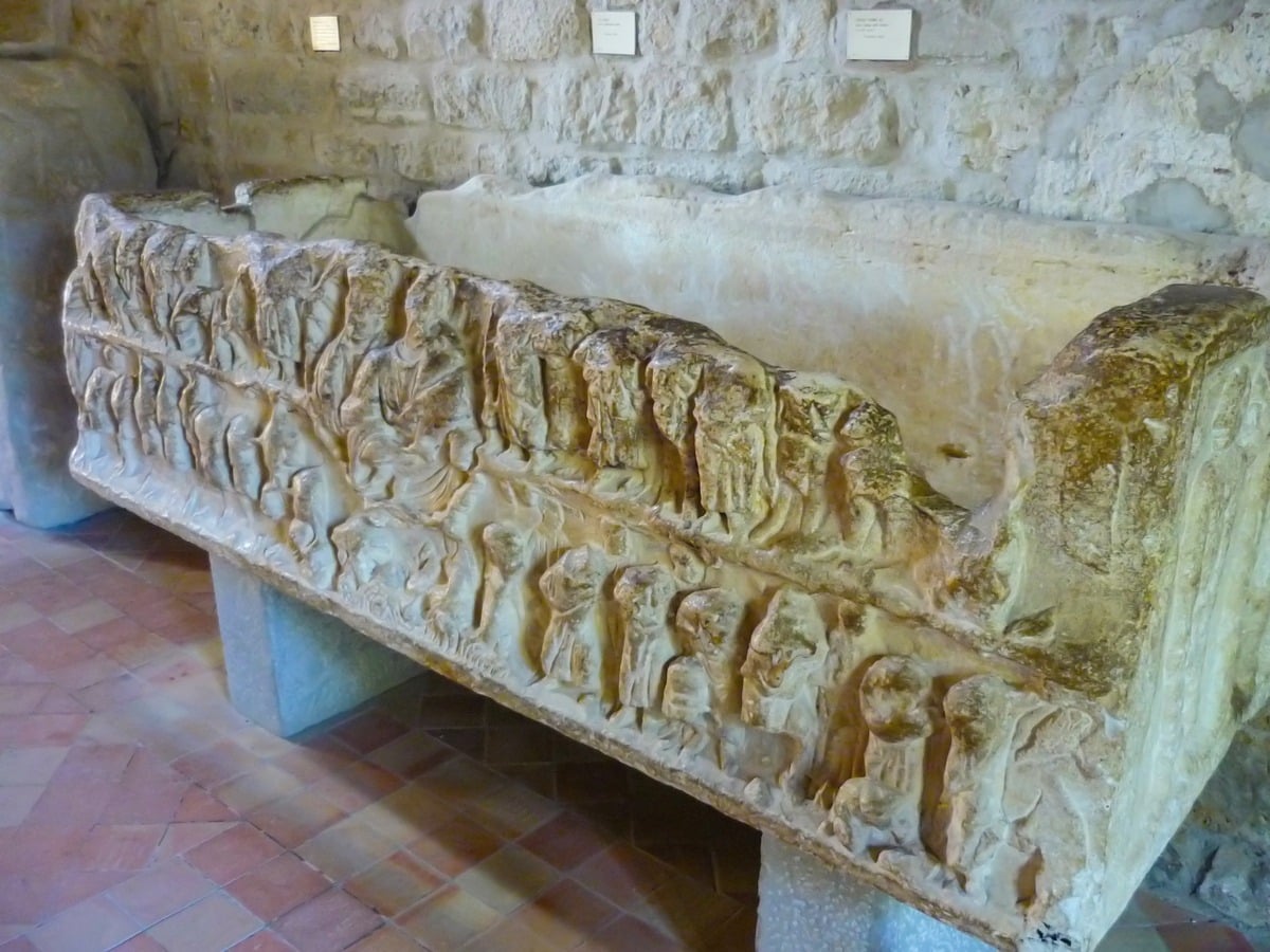 Sarcophagi from the 5th century, château comtal