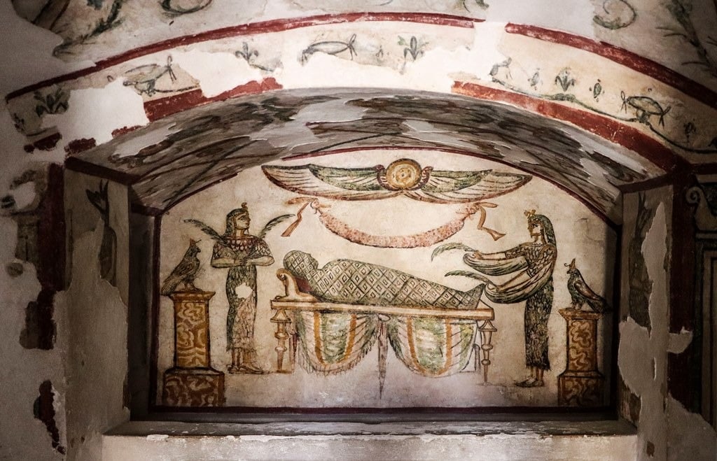 Painted tomb