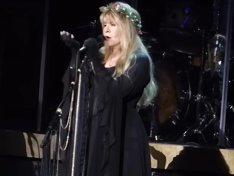 Even 4 Decades Later, Stevie Nicks’ Iconic “Landslide” Performance Still Touches The Heart