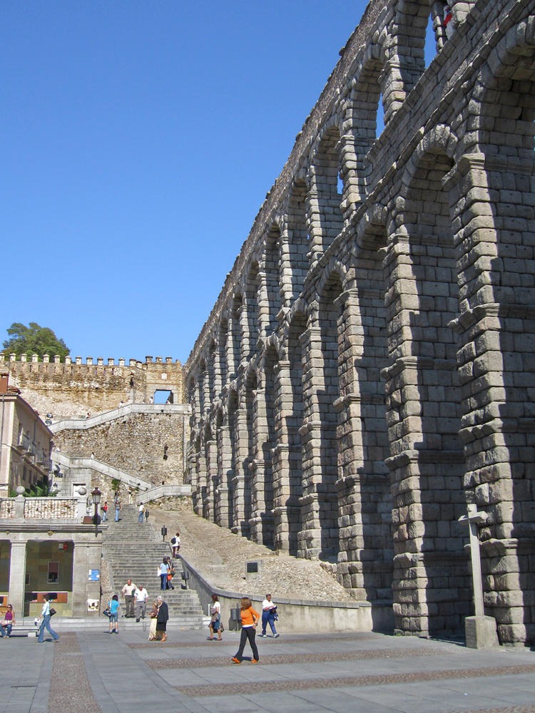 Angled view of arcades, 2006