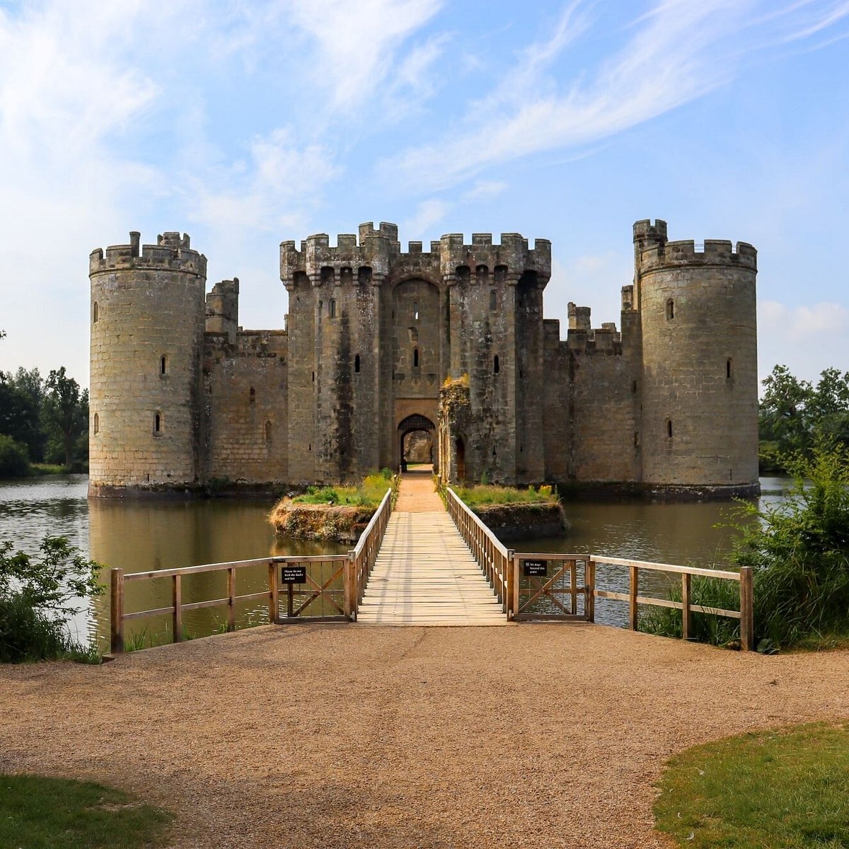 The bridge over to Bodiam Castle