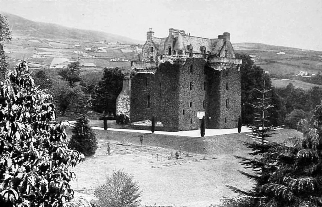 Castle Leod (1898)