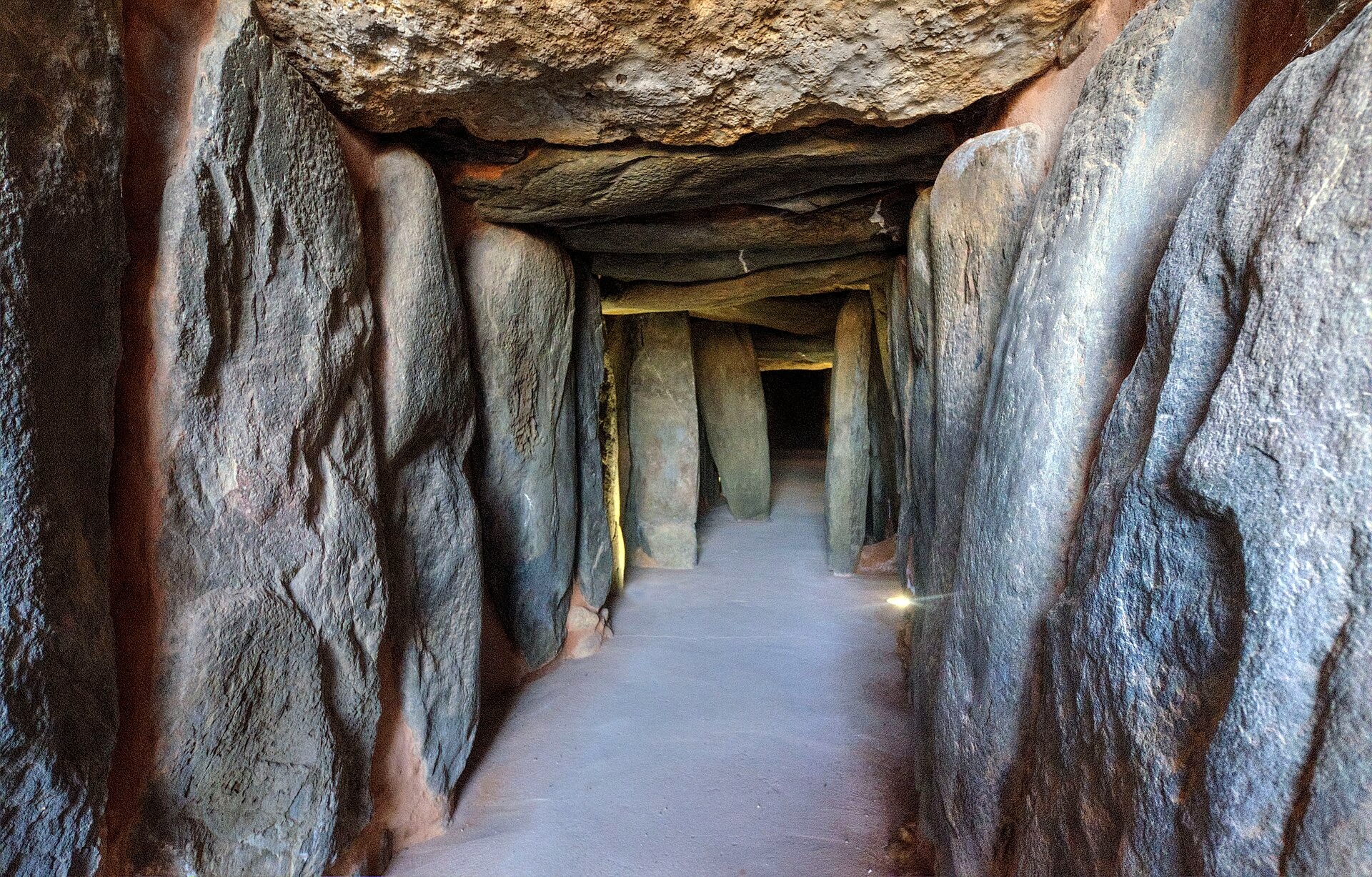 Passage in the Dolmen de Soto