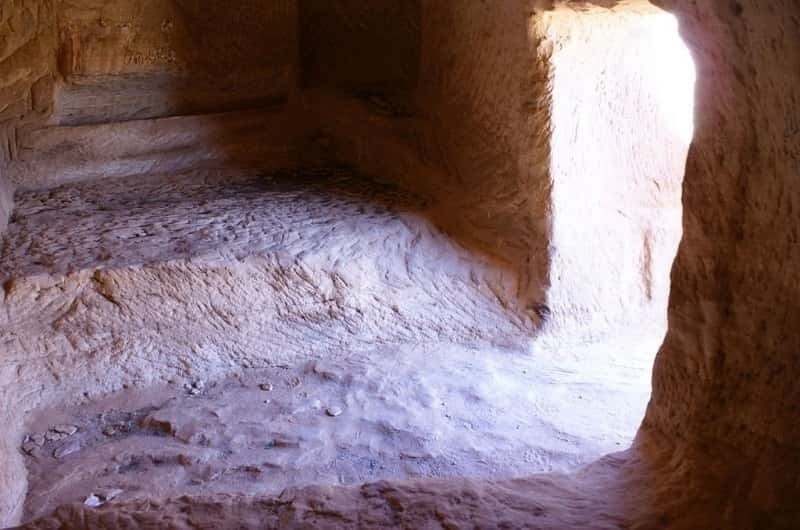 Entrance and interior of the Qasr al-Farid (the lonely castle)