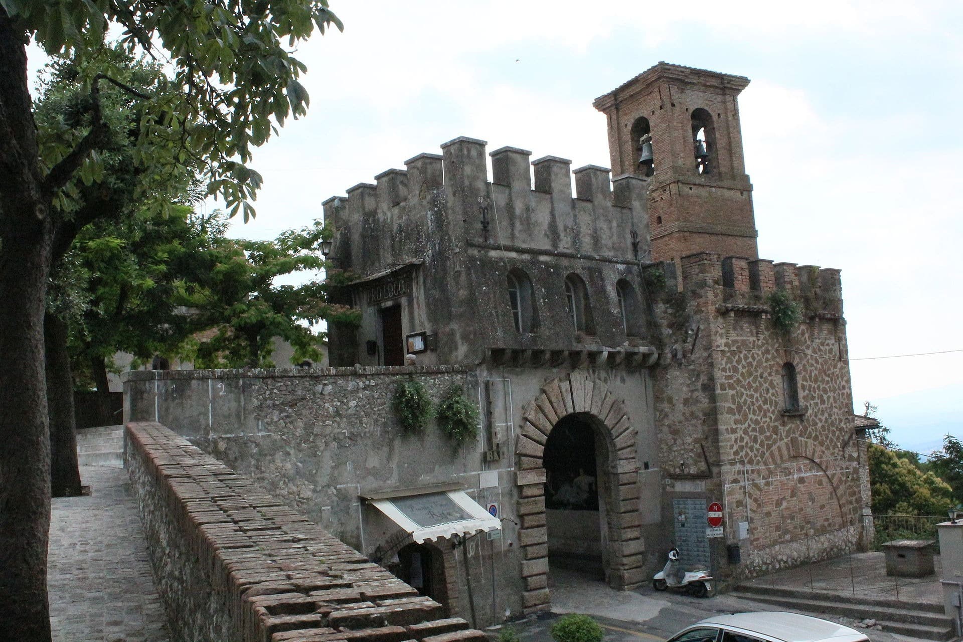 Santa Maria Assunta, Calvi dell'Umbria