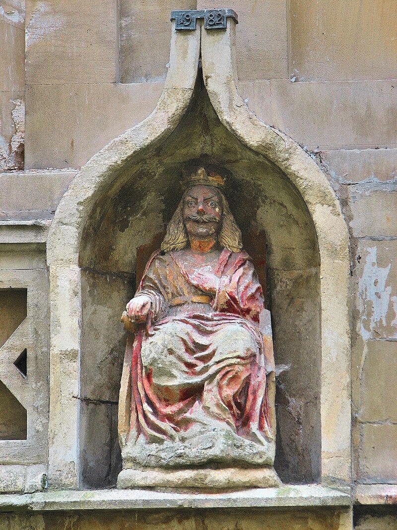 The statue of King Bladud overlooking the King's Bath carries the date of 1982, but its inclusion in earlier pictures shows that it is much older than this