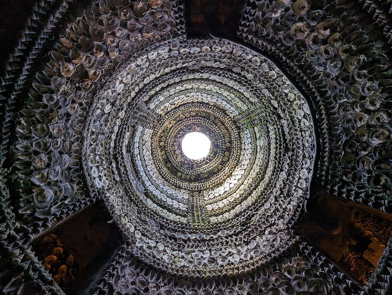 The dome inside the Shell Grotto