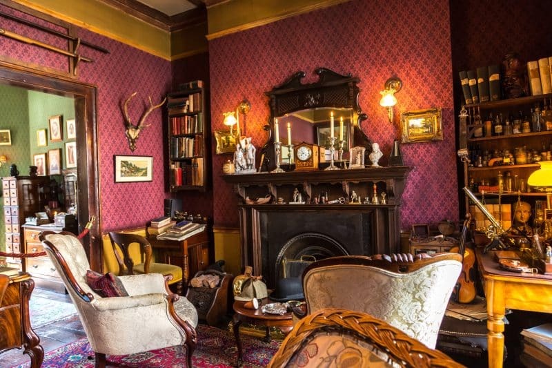 The sitting room of the Sherlock Holmes Museum