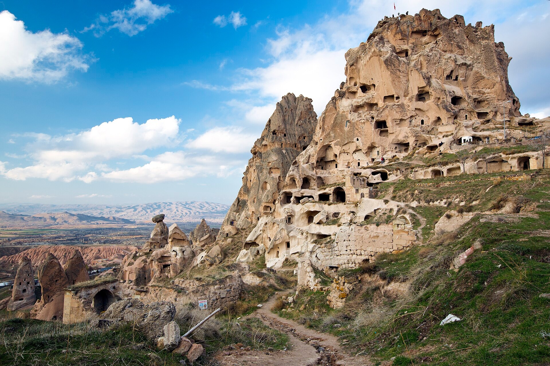 Uçhisar Kalesi (Uçhisar Castle) from the south